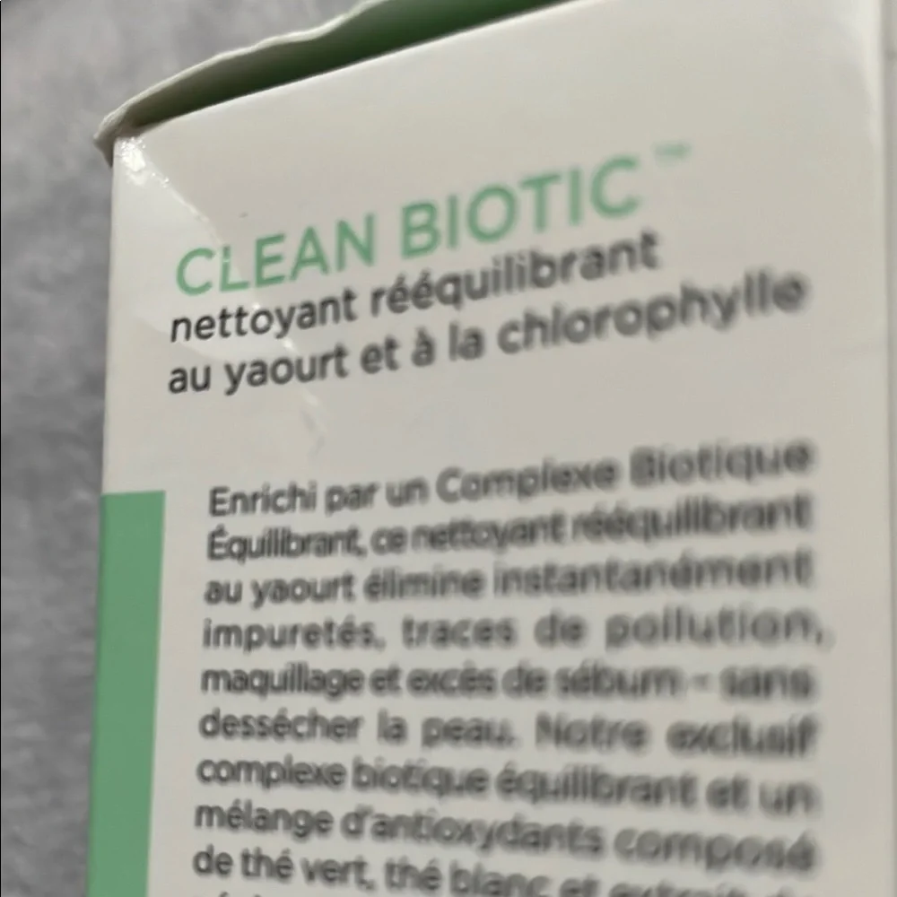 NEW Dr. Brandt Clean Biotic pH-Balanced Yogurt Cleanser with Chlorophyll